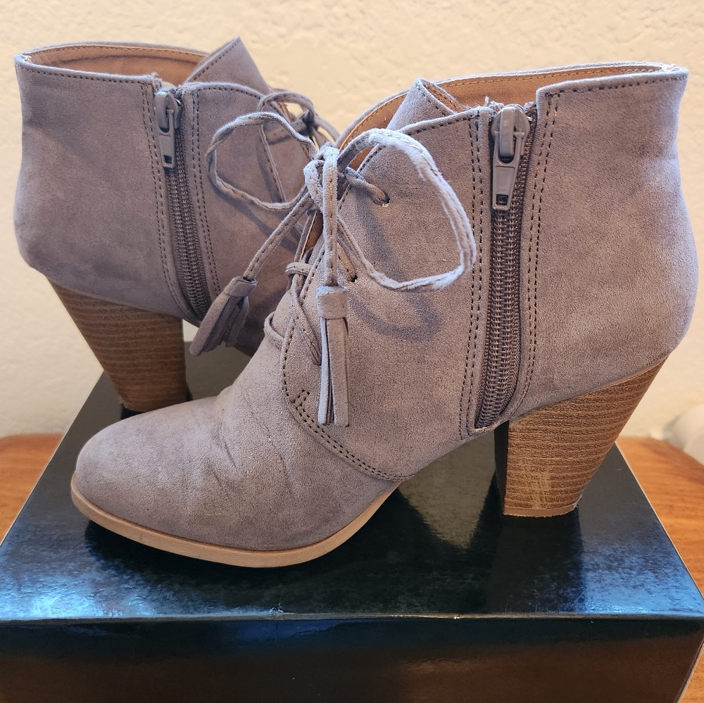 Qupid Bootie Side Zip Block Heels Tassel Front Lace Up Bootie